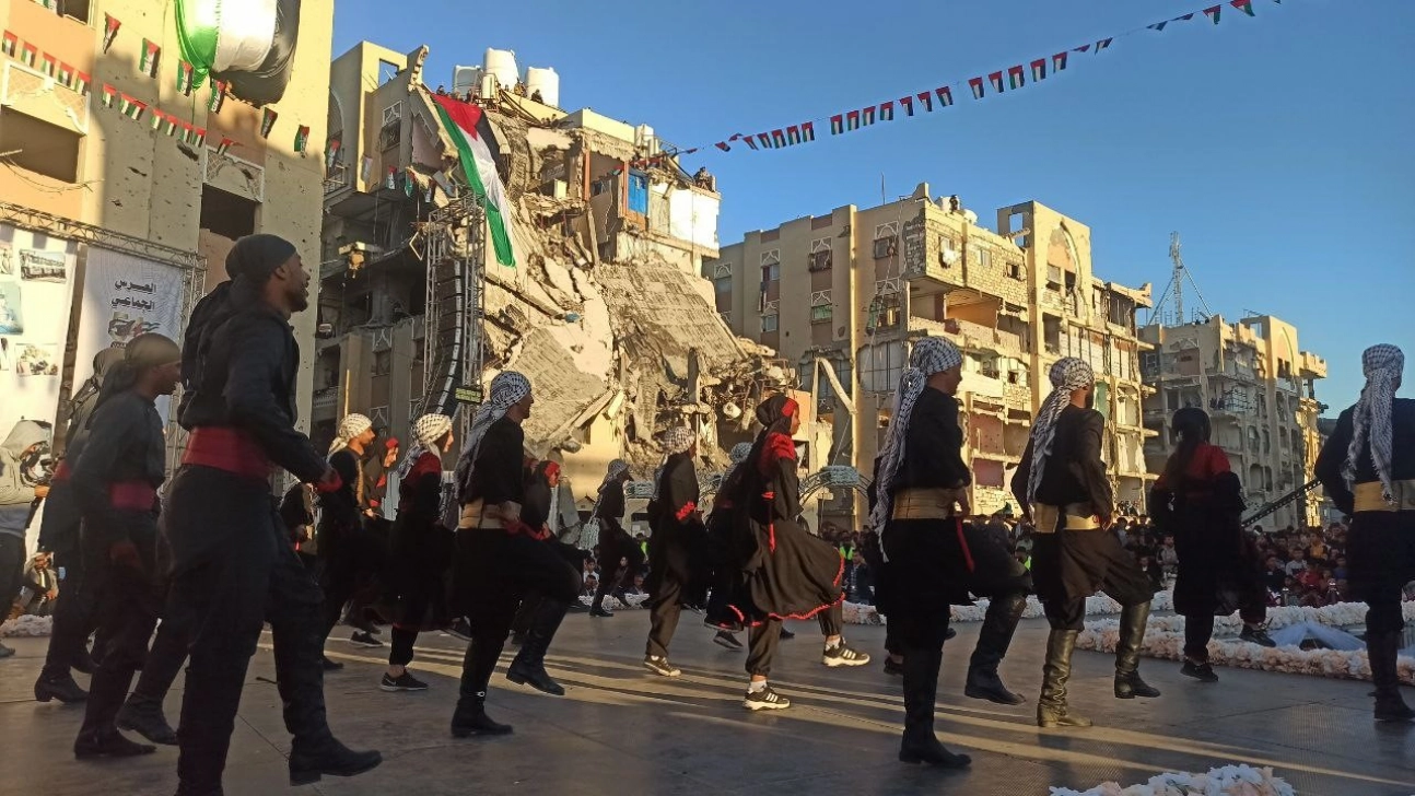 Gazze'de 54 çift savaşın gölgesinde dünya evine girdi