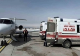 Hasta 2 bebek ambulans uçakla İstanbul'a sevk edildi