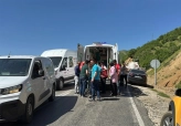 öğrenci servisinin devrilmesi sonucu 14 kişi yaralandı