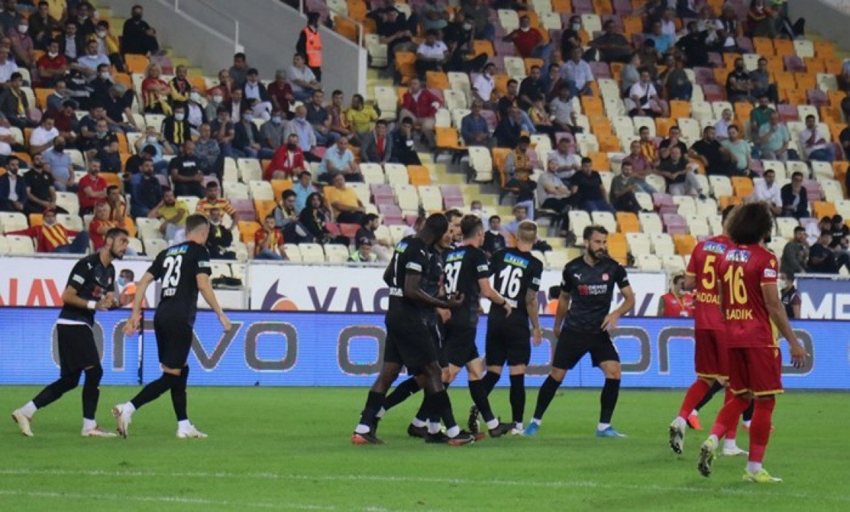 Demir Grup Sivasspor Karşılaşmasından Kareler