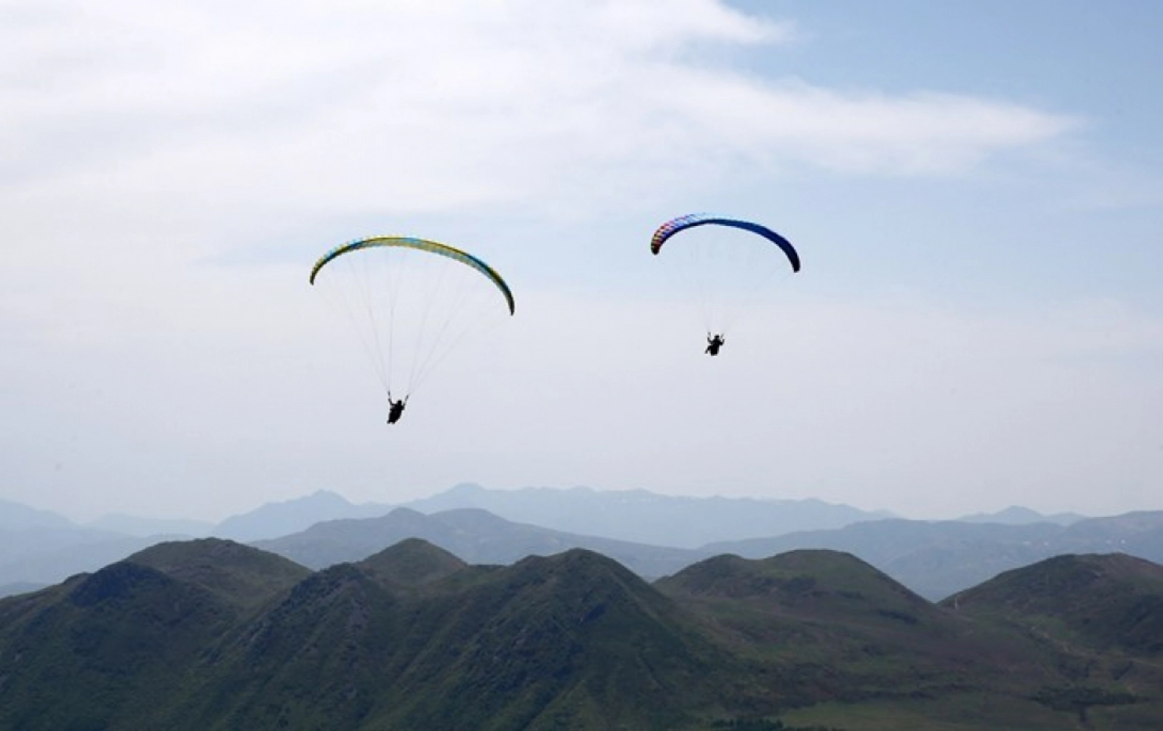 Bitlis'teki Nemrut Dağı, yamaç paraşütü tutkunlarının gözdesi oldu