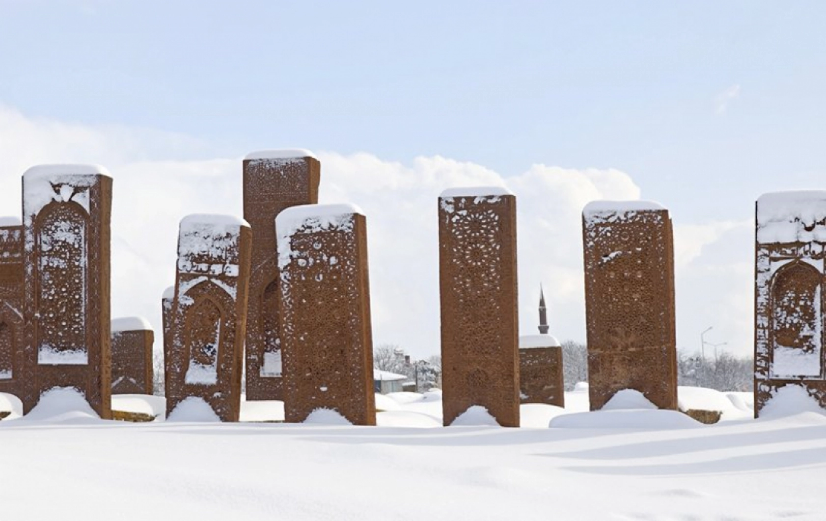 Ahlat'ta masalsı kış manzaraları