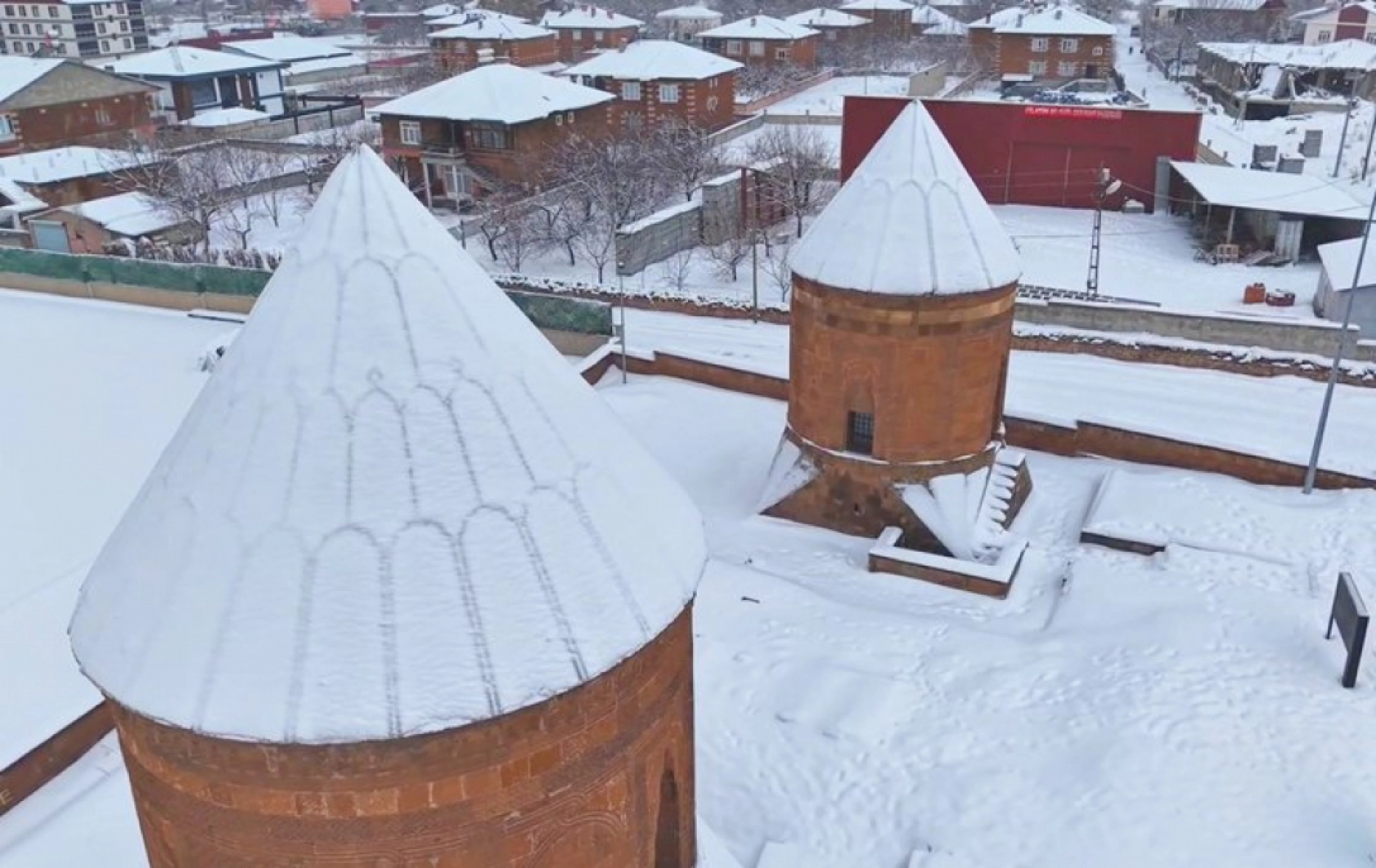 Ahlat'ta masalsı kış manzaraları
