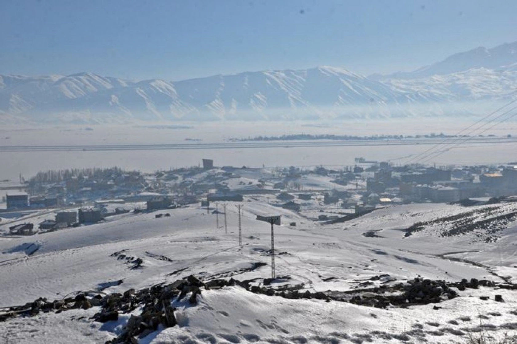 Kar altında güzelleşen Yüksekova