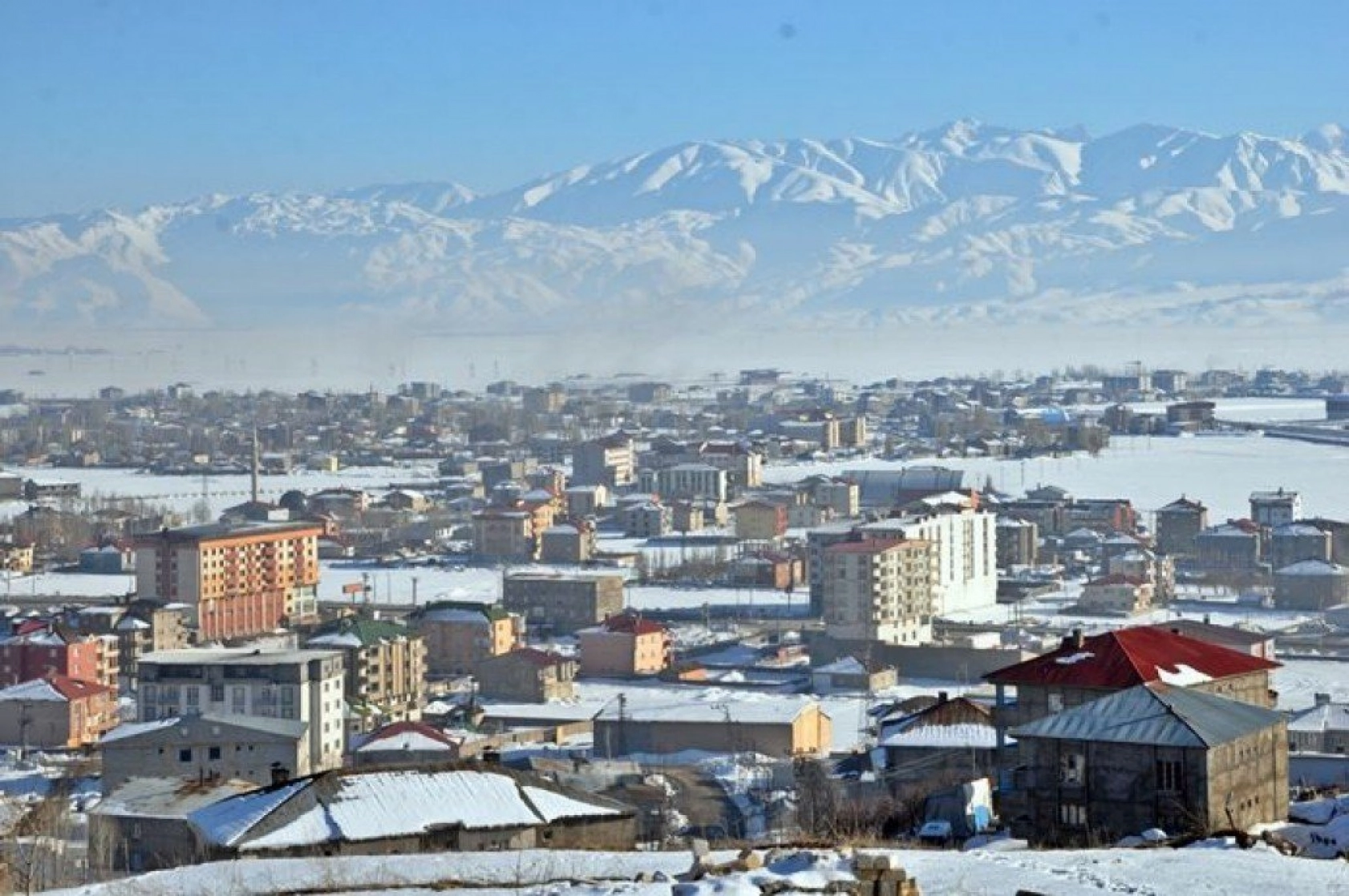 Kar altında güzelleşen Yüksekova