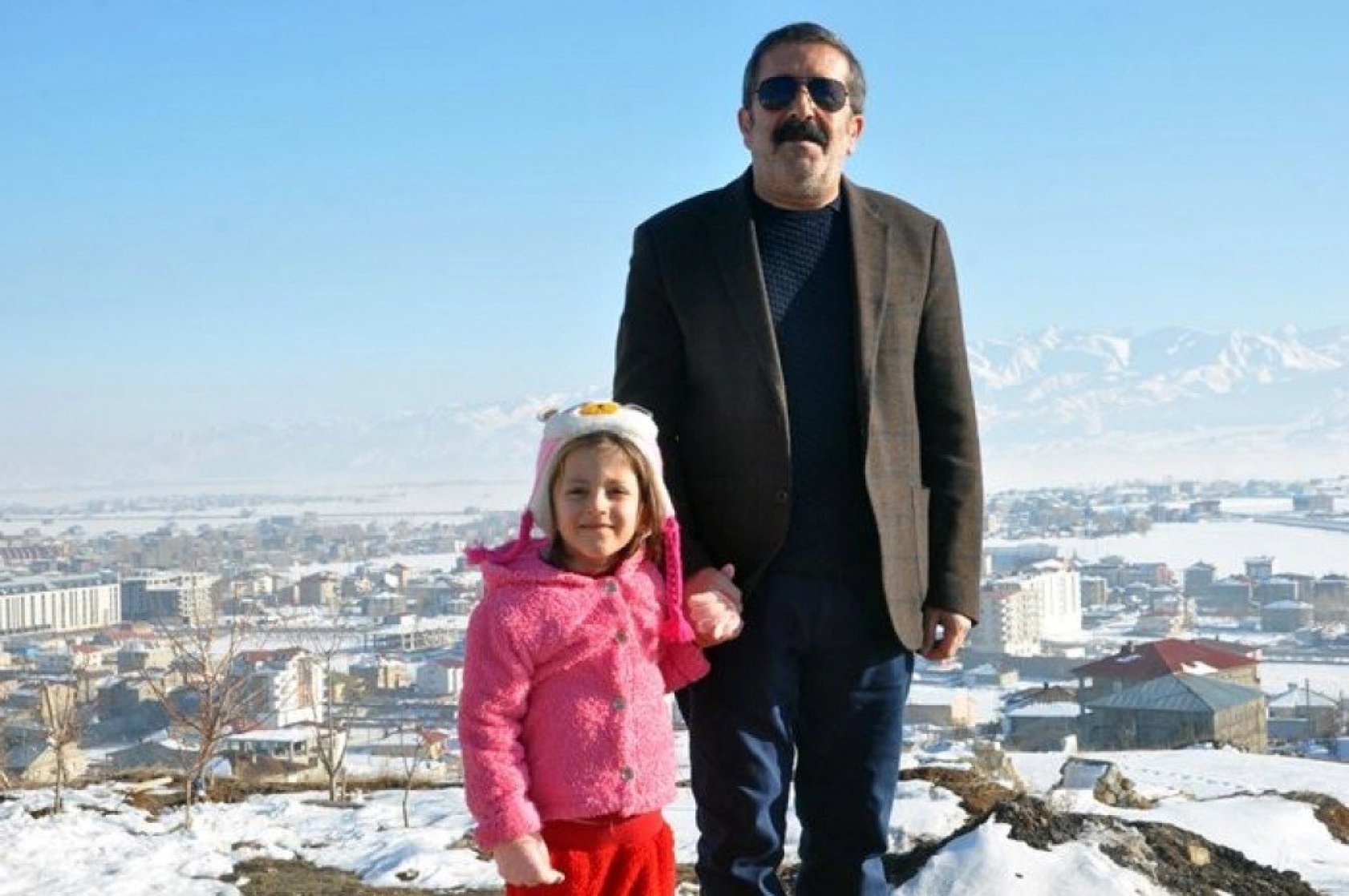 Kar altında güzelleşen Yüksekova