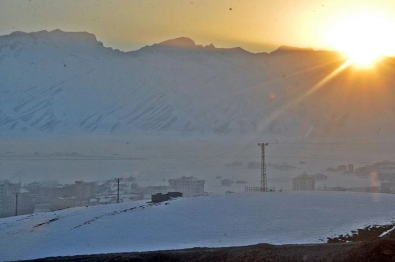 Kar altında güzelleşen Yüksekova
