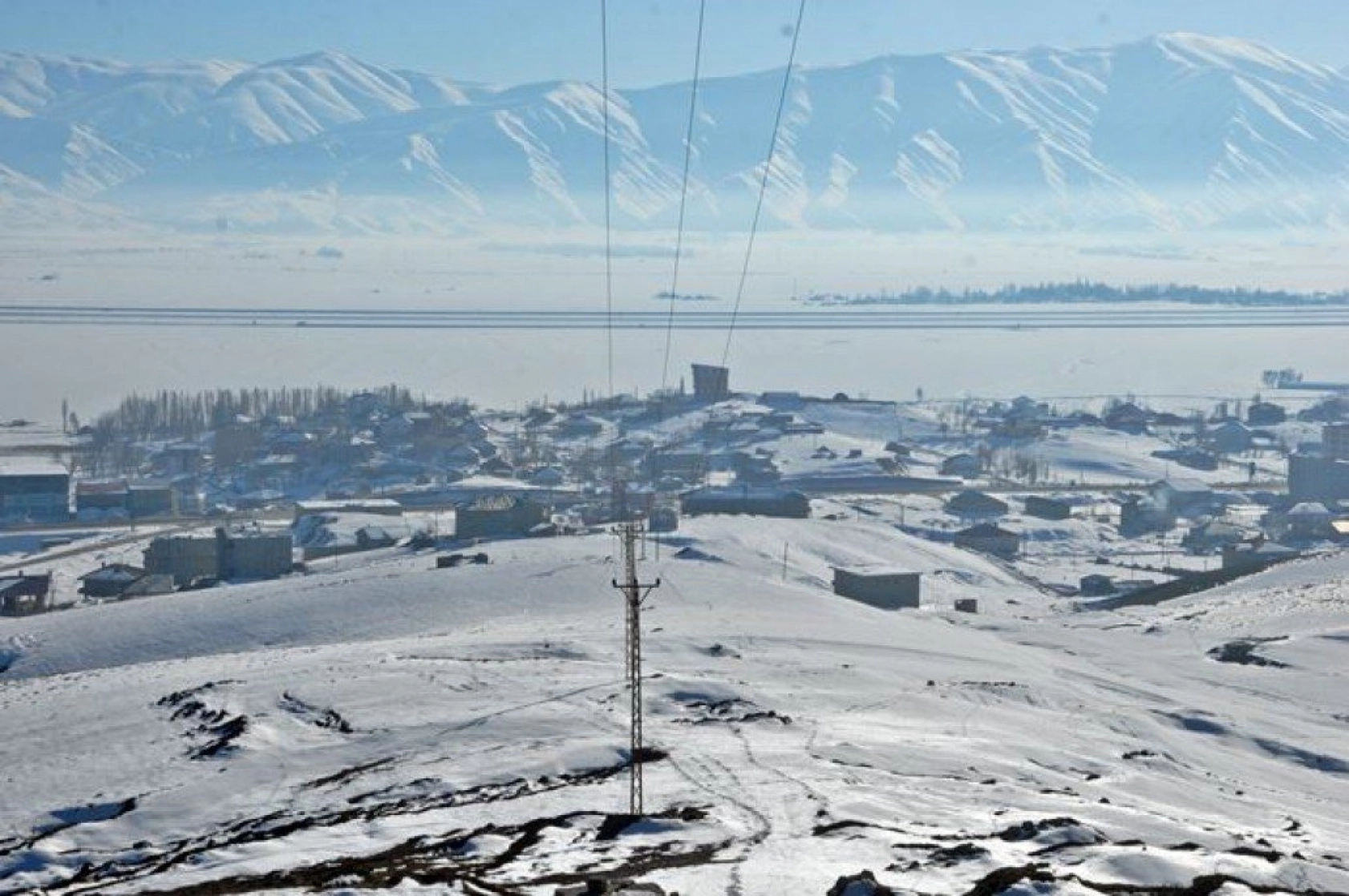 Kar altında güzelleşen Yüksekova