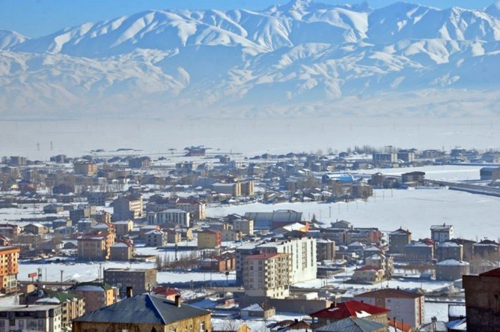 Kar altında güzelleşen Yüksekova