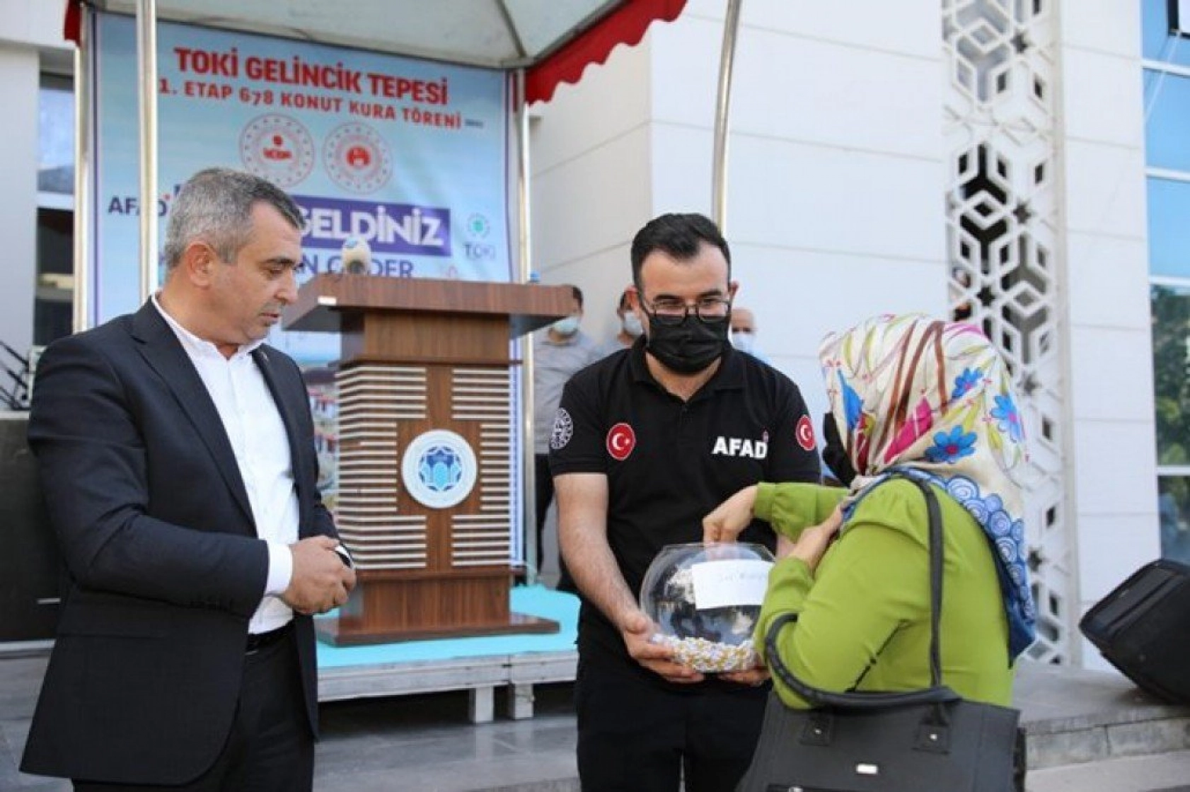 İsmi çıkan depremzedeler, duygu dolu anlar yaşadı