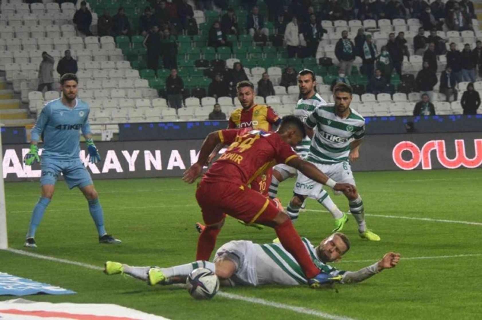 Konyaspor Yeni Malatyaspor Karşılaşmasından Kareler
