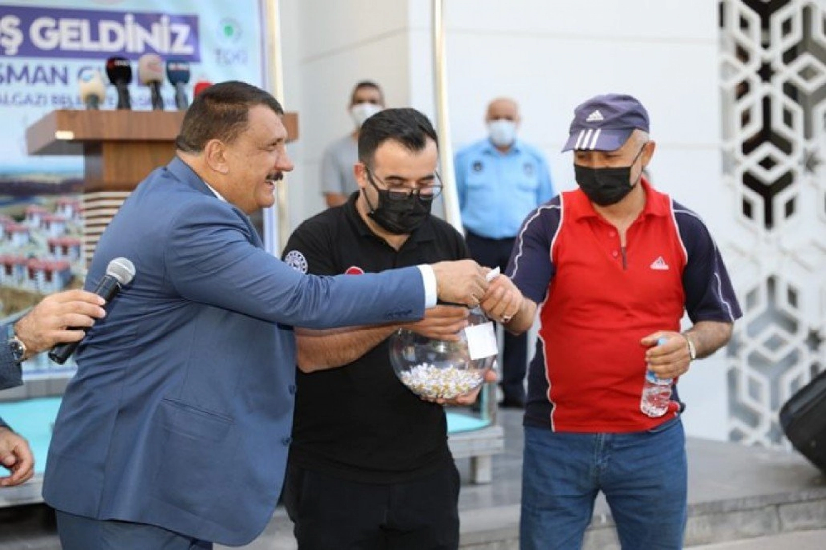 İsmi çıkan depremzedeler, duygu dolu anlar yaşadı