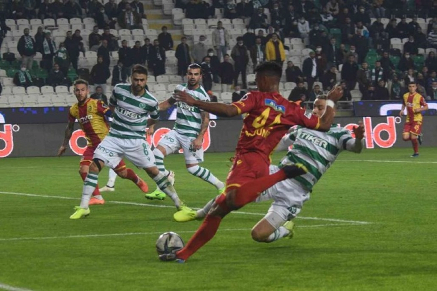 Konyaspor Yeni Malatyaspor Karşılaşmasından Kareler