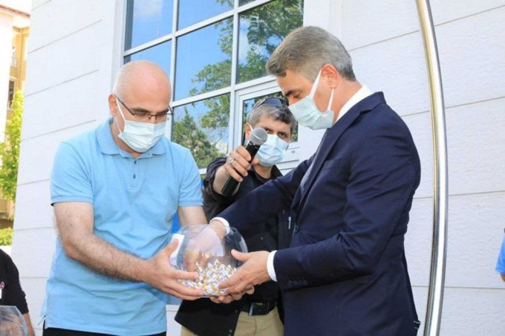 İsmi çıkan depremzedeler, duygu dolu anlar yaşadı