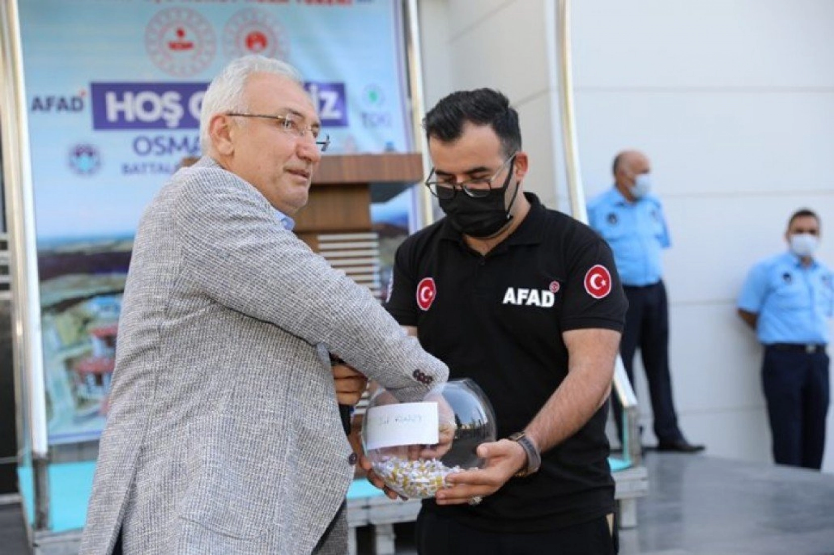 İsmi çıkan depremzedeler, duygu dolu anlar yaşadı