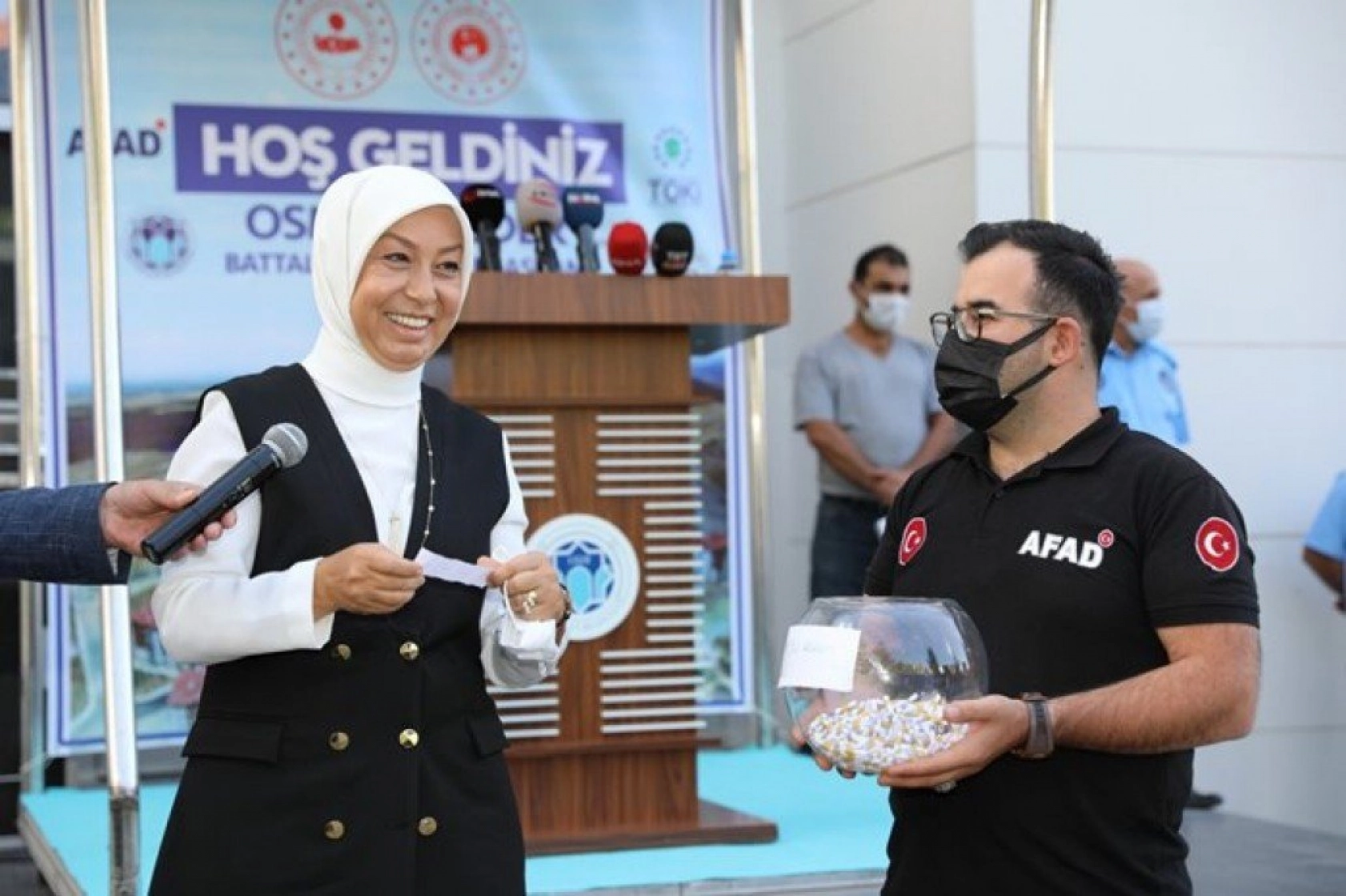 İsmi çıkan depremzedeler, duygu dolu anlar yaşadı