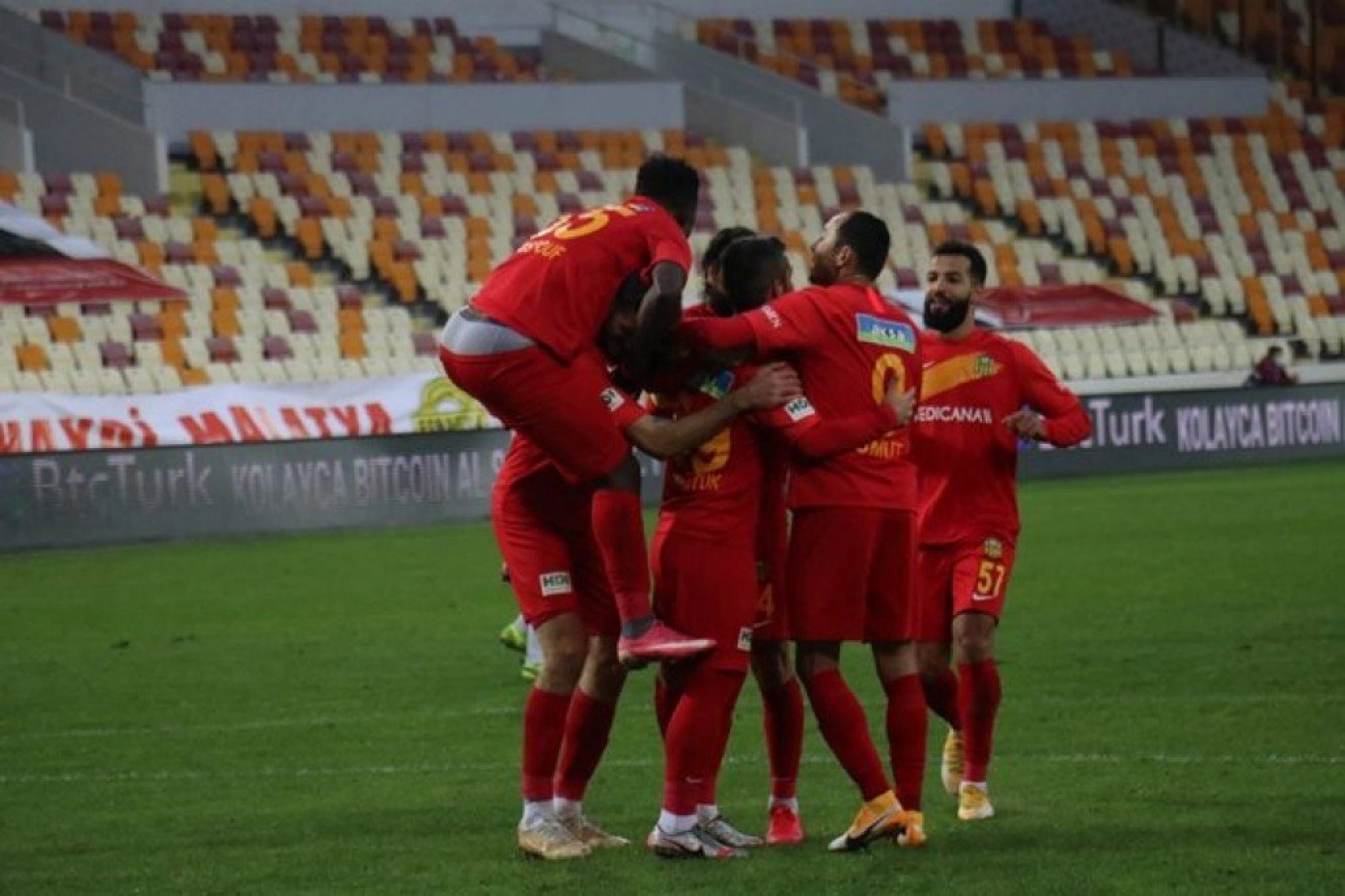 Yeni Malatyaspor Kasımpaşa Karşılaşmasından Kareler