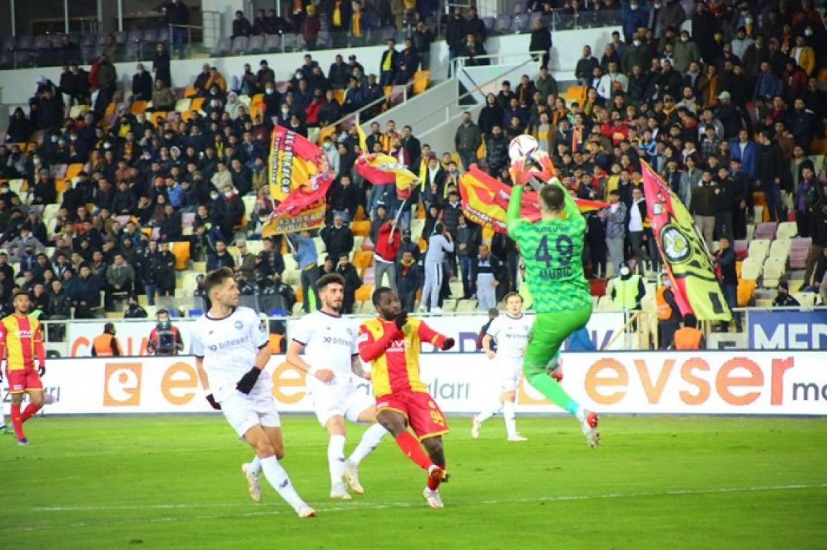 Yeni Malatyaspor Adana Demirspor Karşılaşmasından Kareler