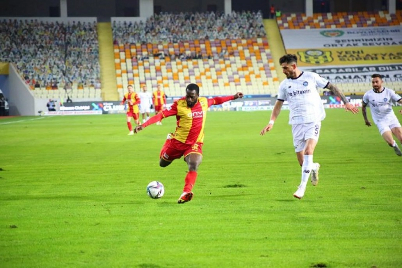 Yeni Malatyaspor Adana Demirspor Karşılaşmasından Kareler