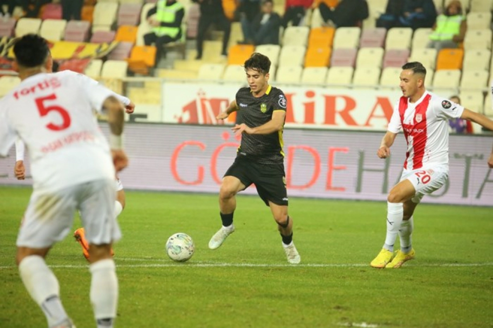 Yeni Malatyaspor Pendikspor Karşılaşmasından Kareler