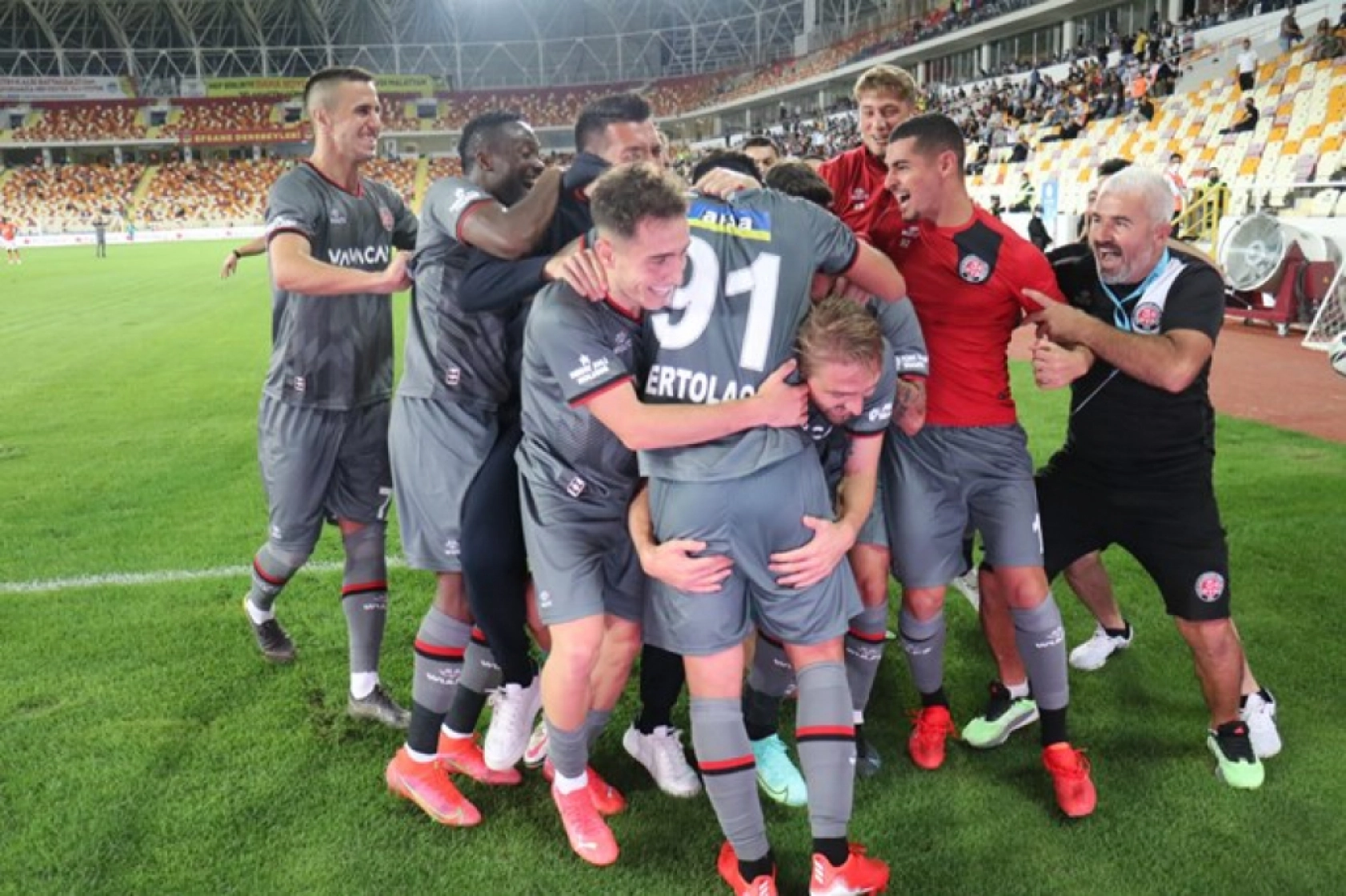 Fatih Karagümrük maçından Kareler