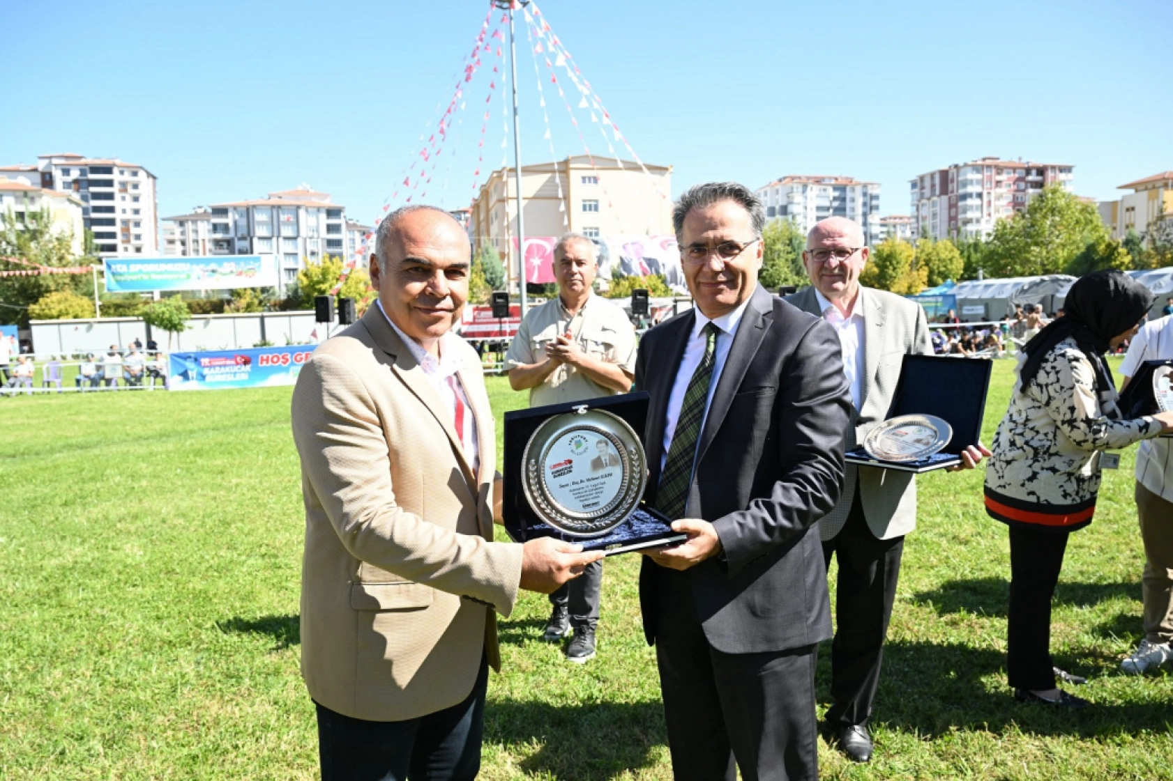 Açılış Törenine Yoğun İlgi, 300 Pehlivan Er Meydanına Çıktı