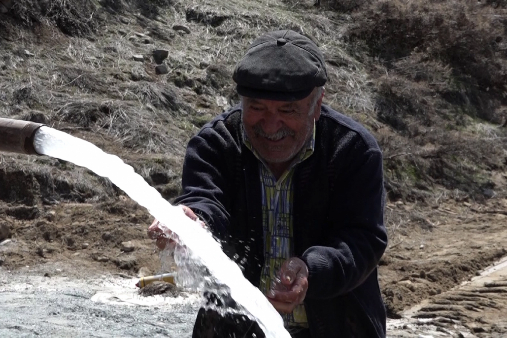 Susuzluktan ciğerimiz söküldü