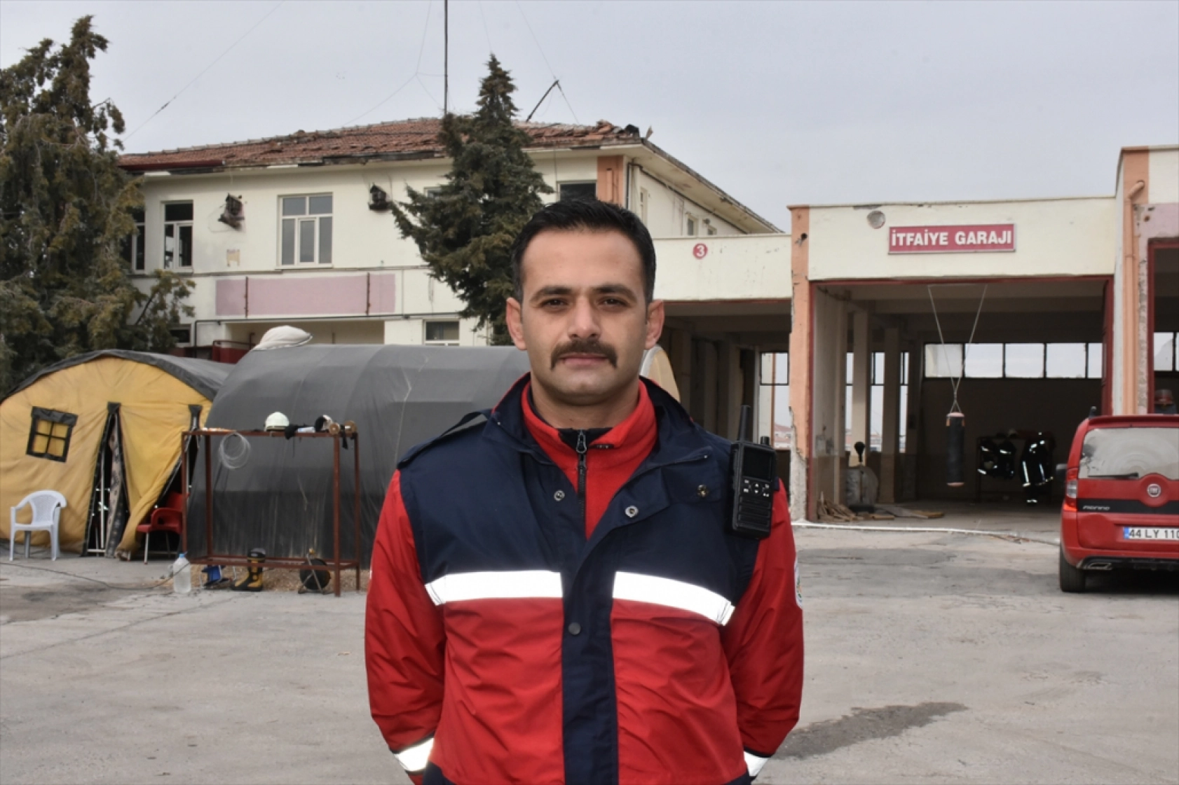 Depremde yüzlerce kişiyi enkazdan çıkaran Malatya İtfaiyesi konteynerde görevlerini sürdürüyor