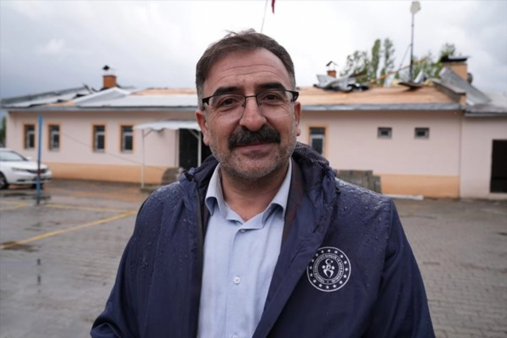 Erzurum'da hortum çatıları uçurdu