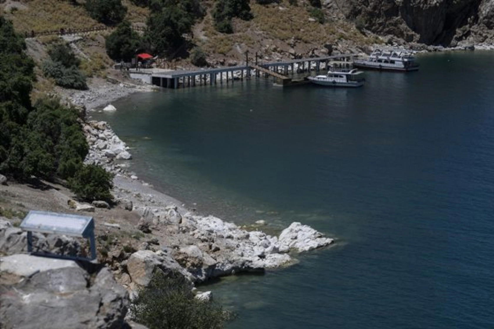 Van Gölü'ndeki Akdamar Adası
