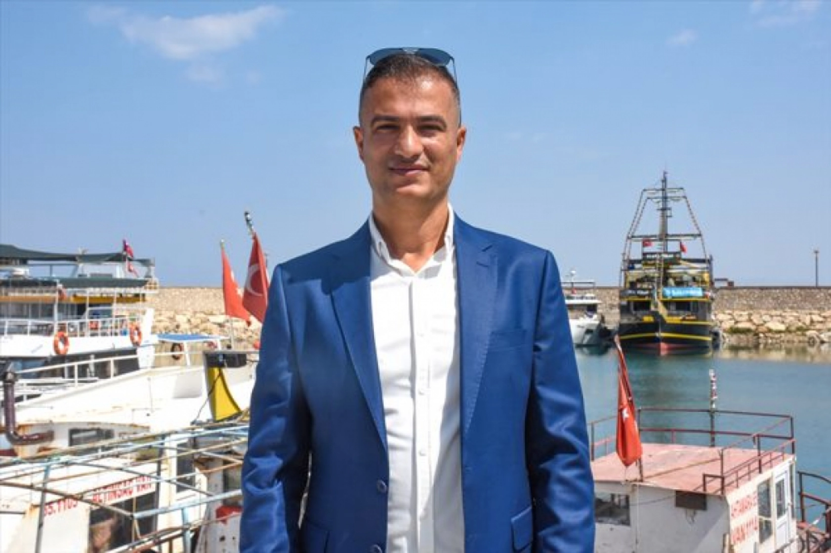 Balıkçılar 'vira bismillah' diyerek Van Gölü'ne ağlarını bıraktı