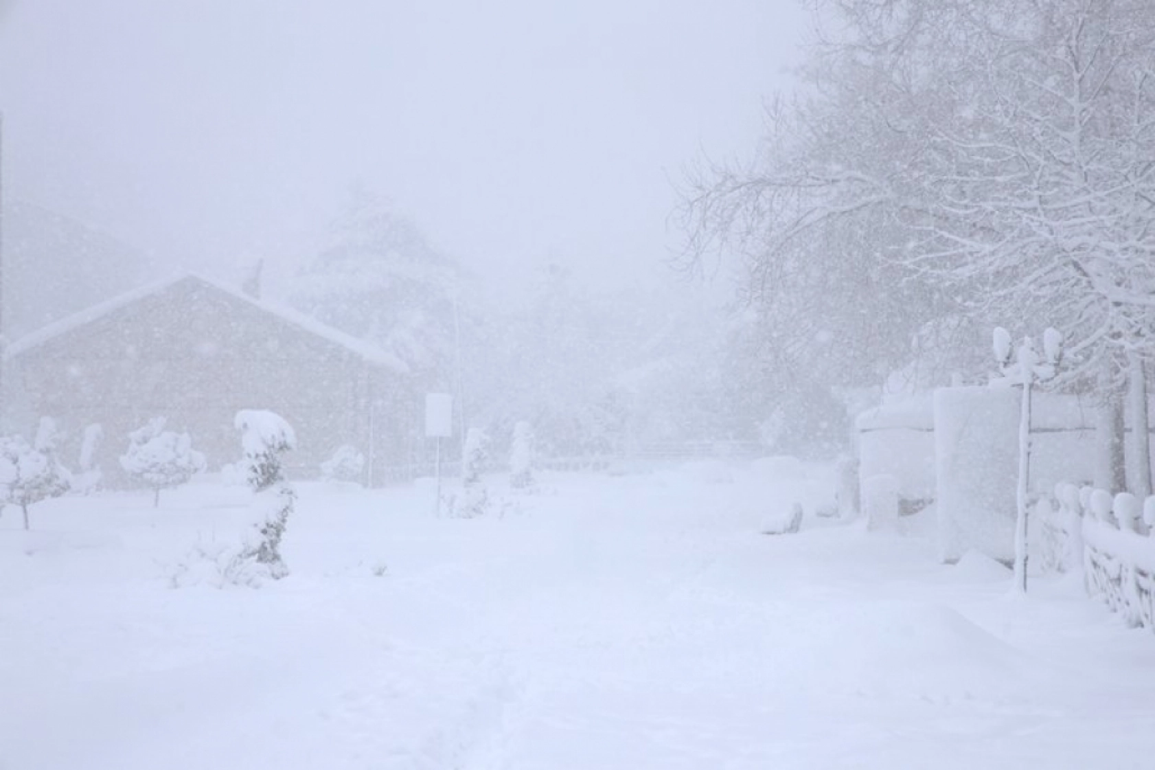 Yoğun kar yağışı Harput'u yuttu: 4 bin yıllık tarih gözden kayboldu