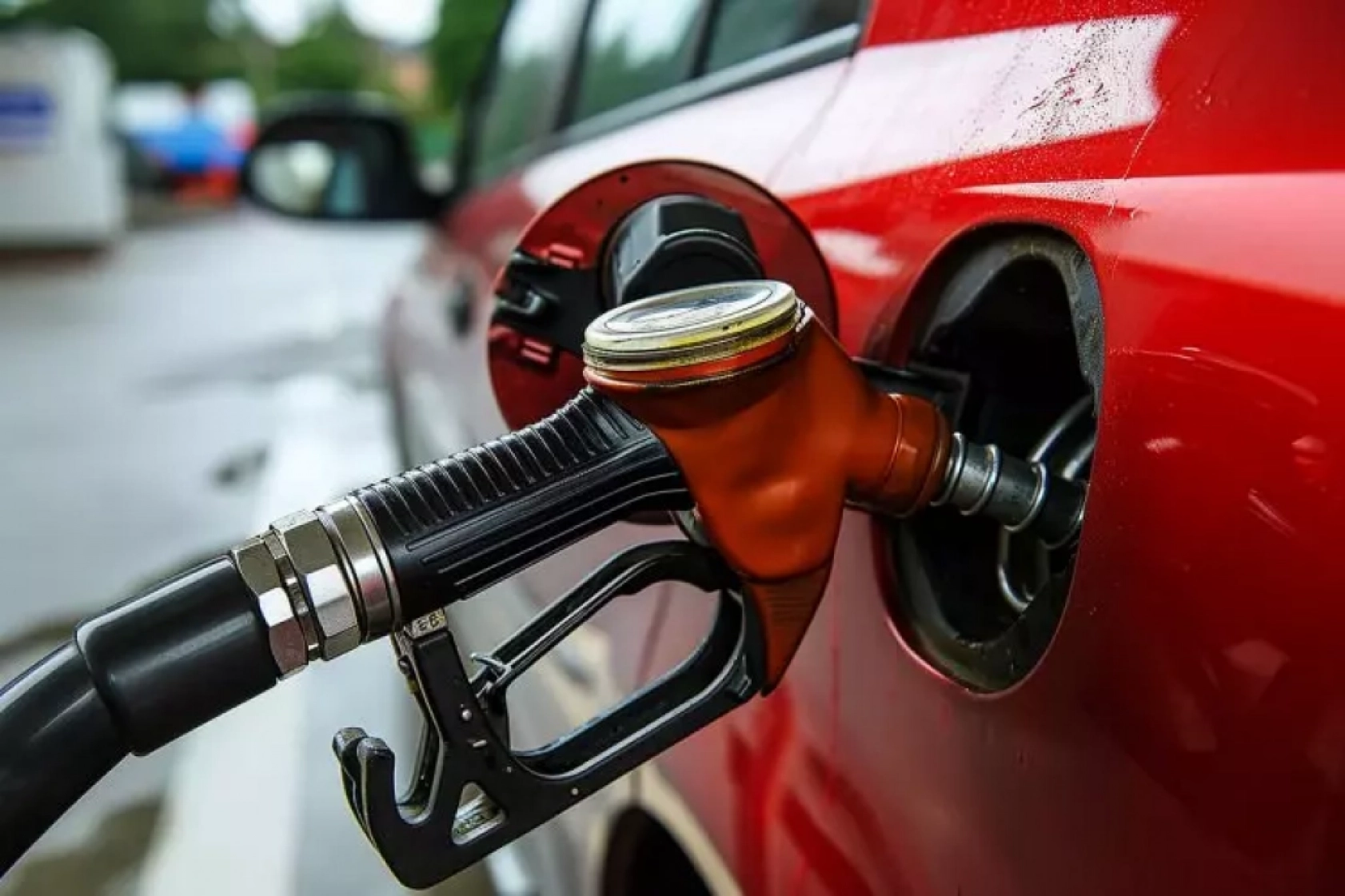 Motorine indirim geliyor! Petrol fiyatları baskı altında