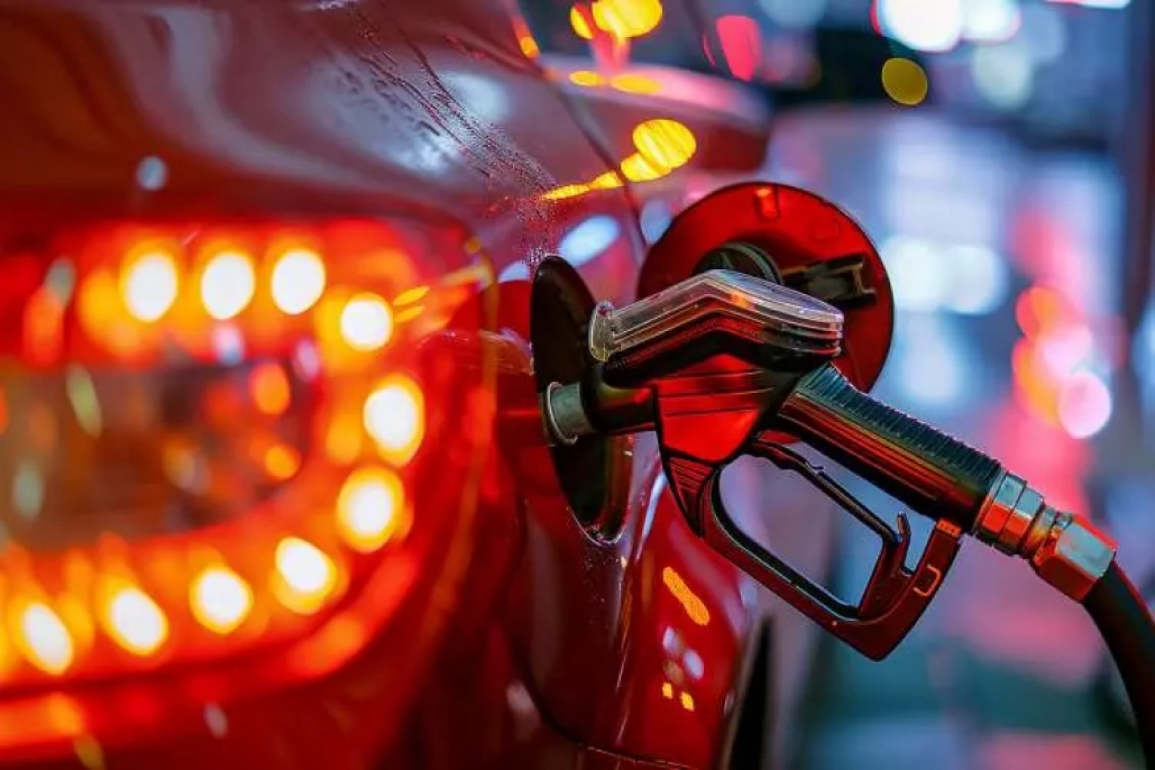 Motorine indirim geliyor! Petrol fiyatları baskı altında