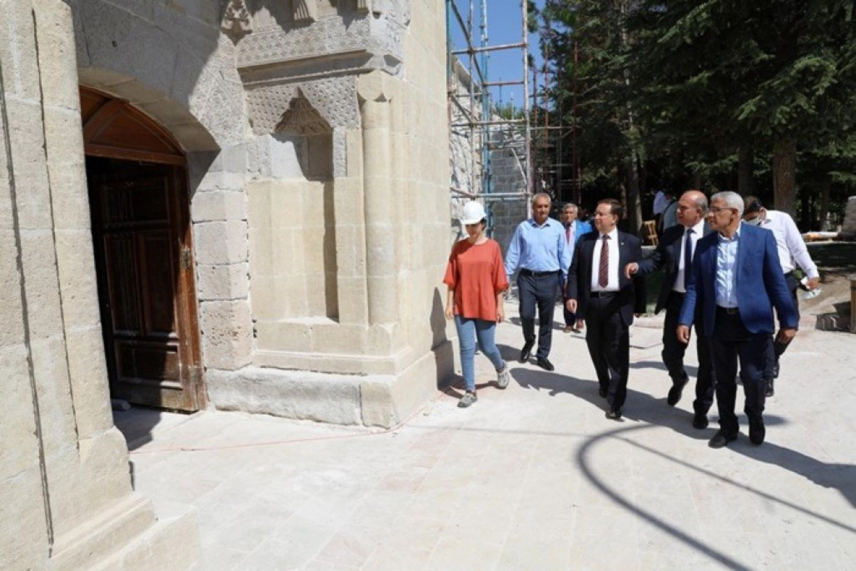 Başkan Güder, Balıkesir'den Gelen Misafirleri Tarihi Mekanlarda Ağırladı