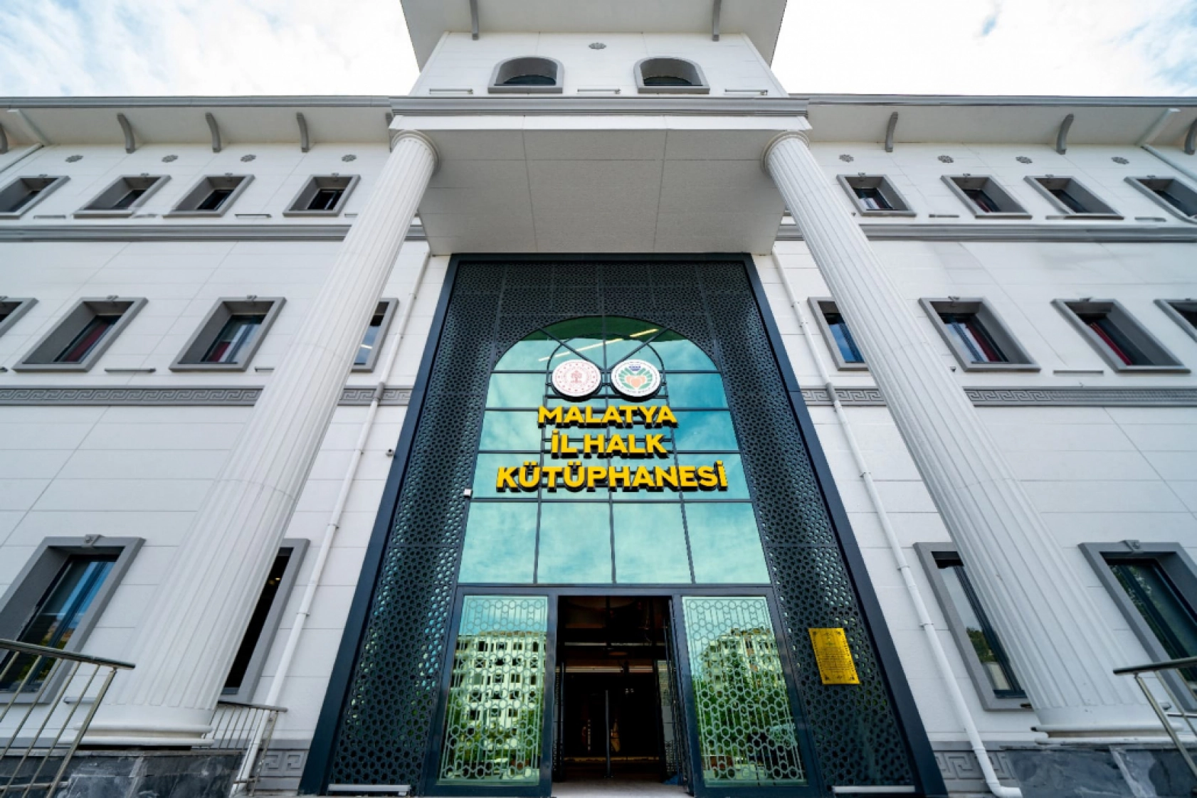 Acıları Yüreğimize Gömdük Malatya'yı Geleceğe Taşıyoruz