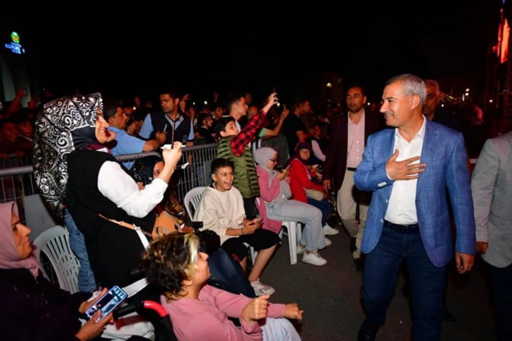 Kiraz festivali Manga konseriyle final yaptı