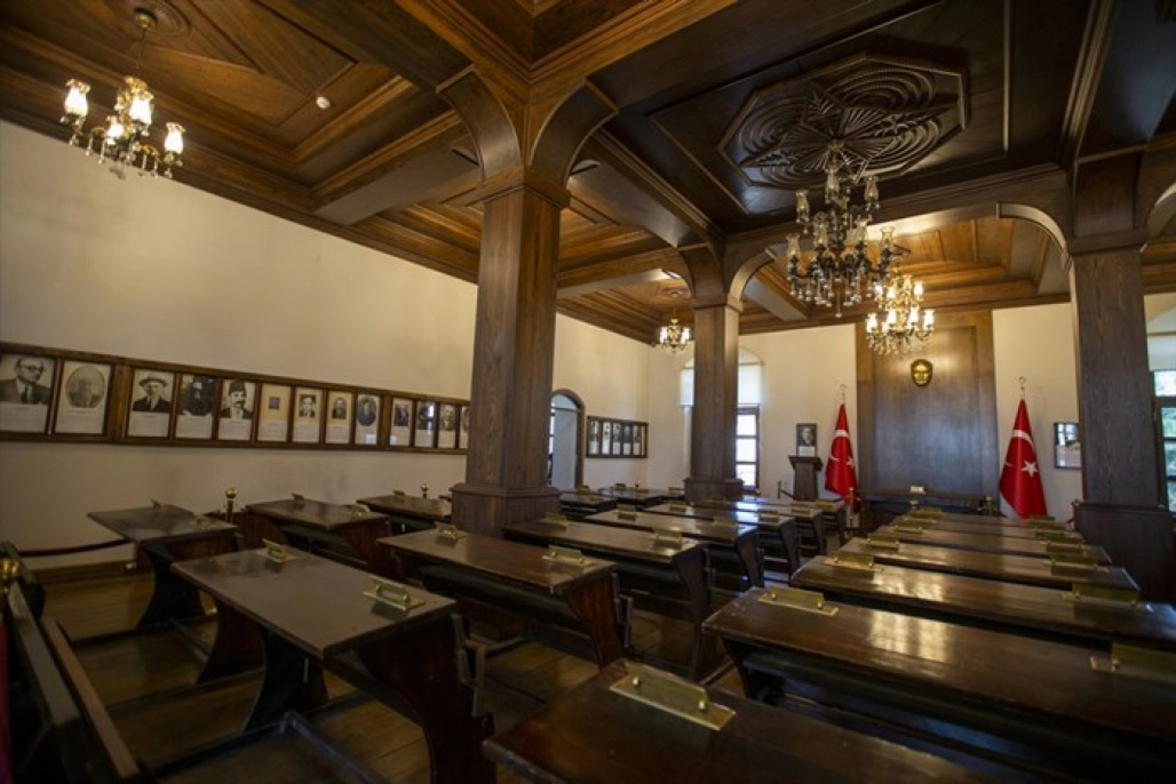 Erzurum Kongre Binası ziyaretçilerini 'Milli Mücadele' dönemine götürüyor