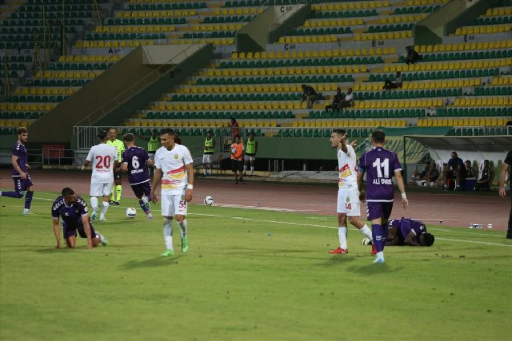 Yeni Malatyaspor-Ankara Keçiörengücü Karşılaşmasın'dan Kareler