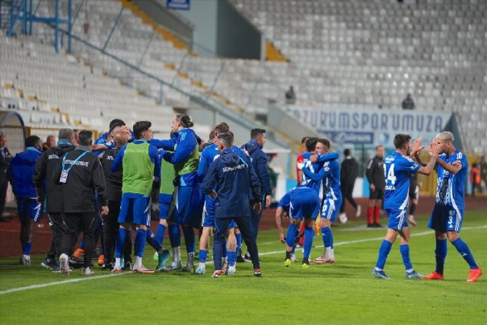 Erzurumspor FK - Esenler Erokspor Karşılaşmasından Kareler