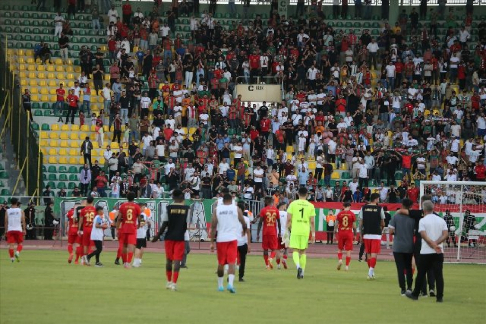 Yeni Malatyaspor-Amed Sportif Faaliyetler maçından Kareler