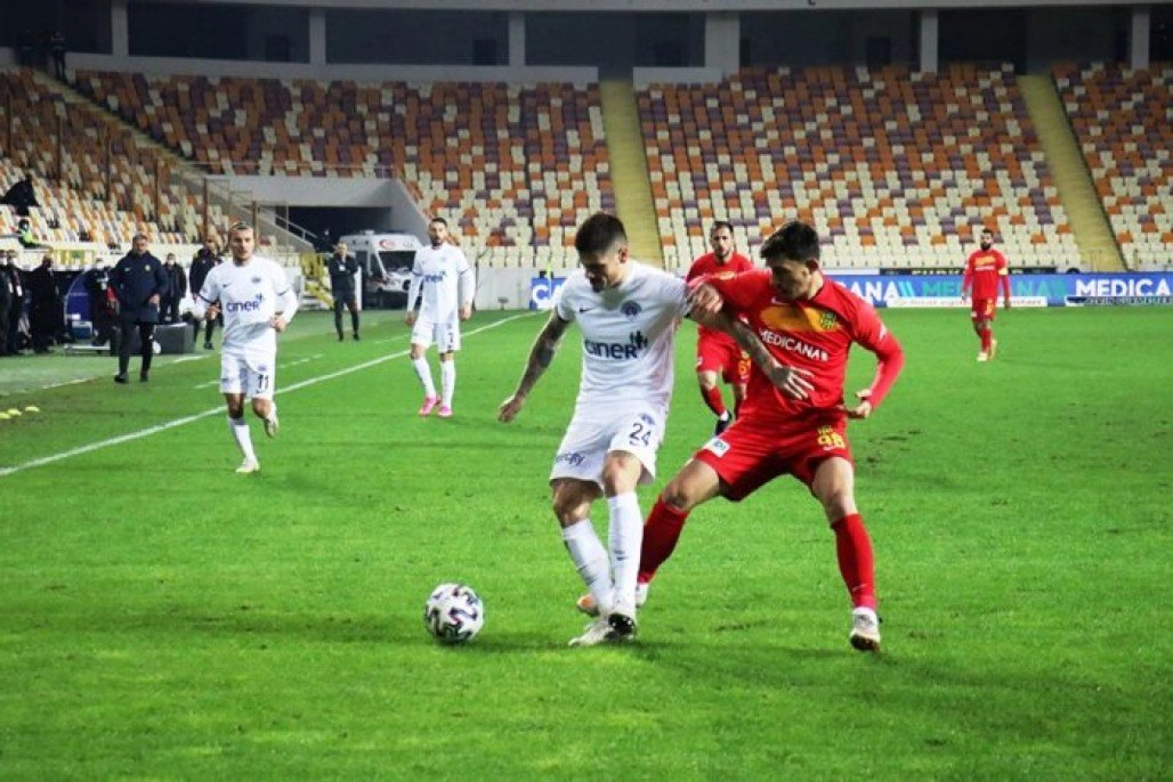 Yeni Malatyaspor Kasımpaşa Karşılaşmasından Kareler