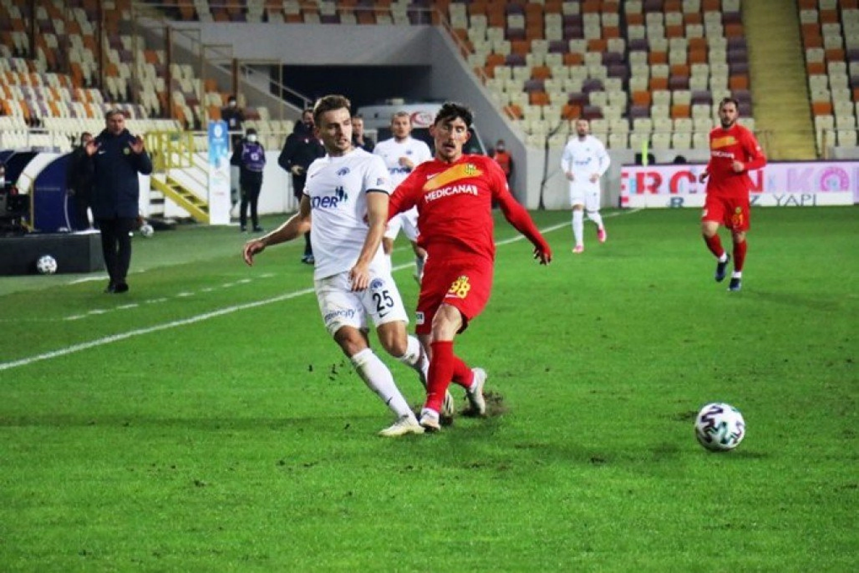 Yeni Malatyaspor Kasımpaşa Karşılaşmasından Kareler