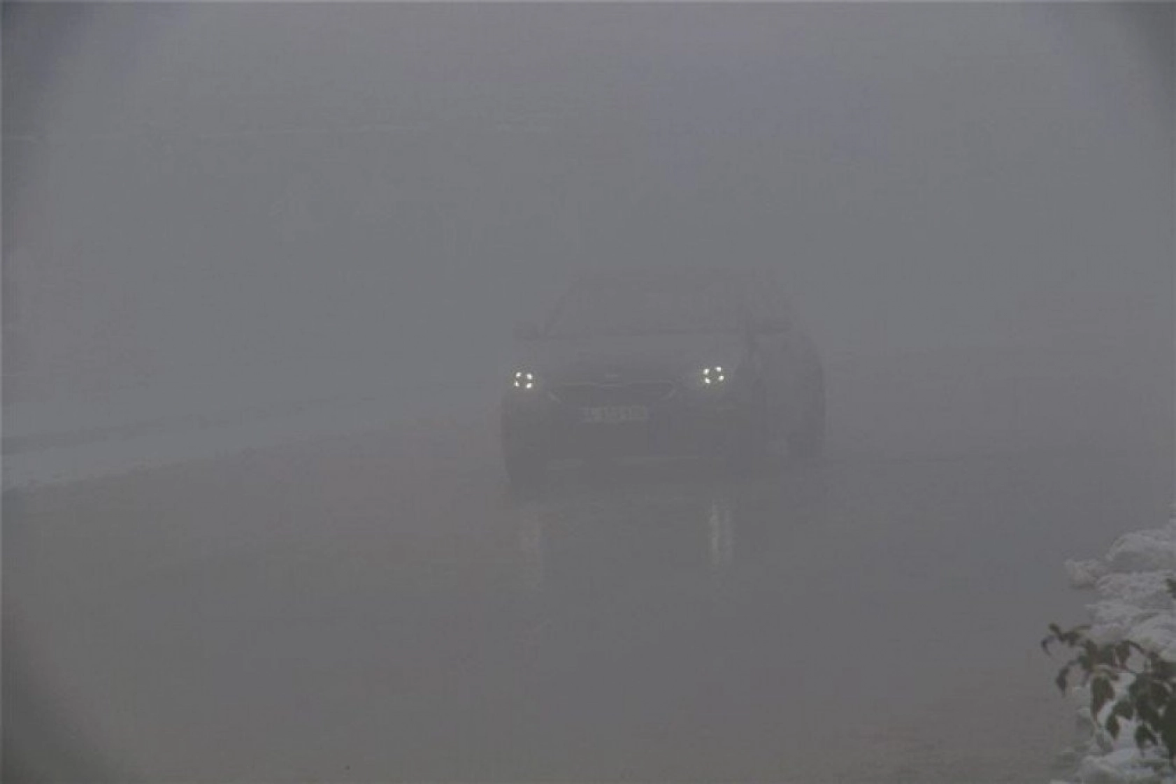 Elazığ'da kar ve sis altındaki tarihin eşsiz manzarası
