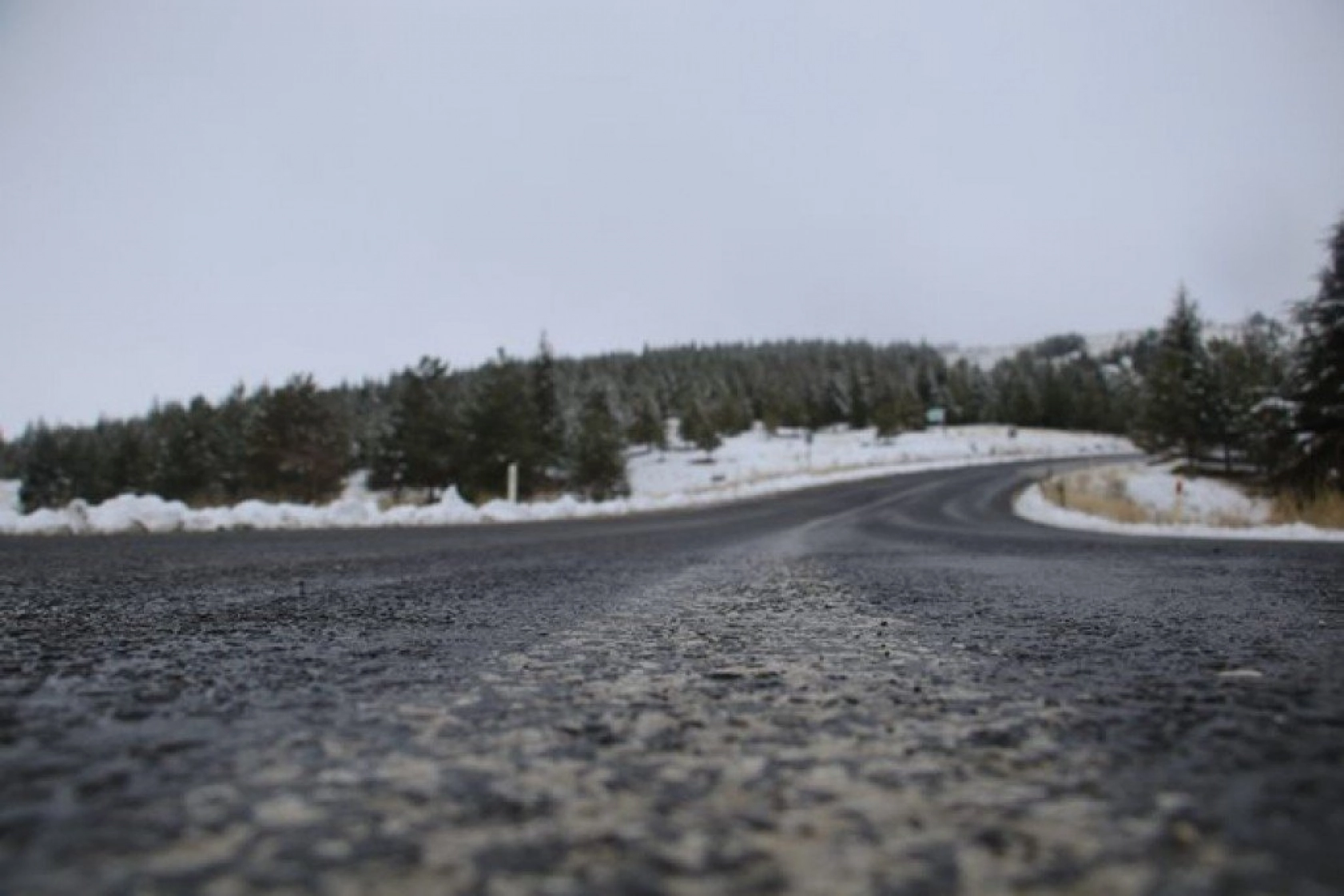 Elazığ'da kar ve sis altındaki tarihin eşsiz manzarası