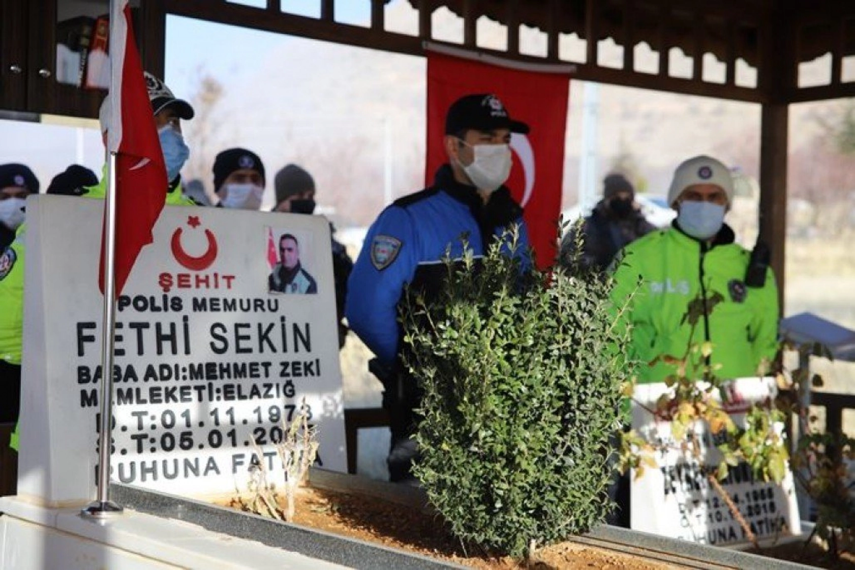 Şehit Fethi Sekin, kabri başında anıldı