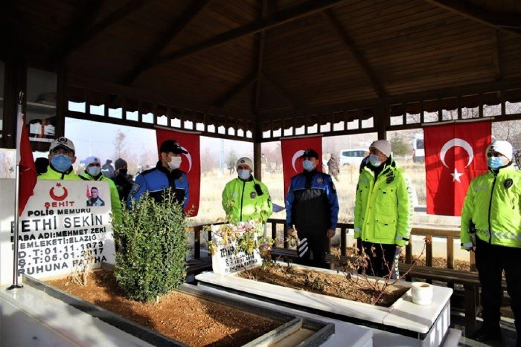 Şehit Fethi Sekin, kabri başında anıldı