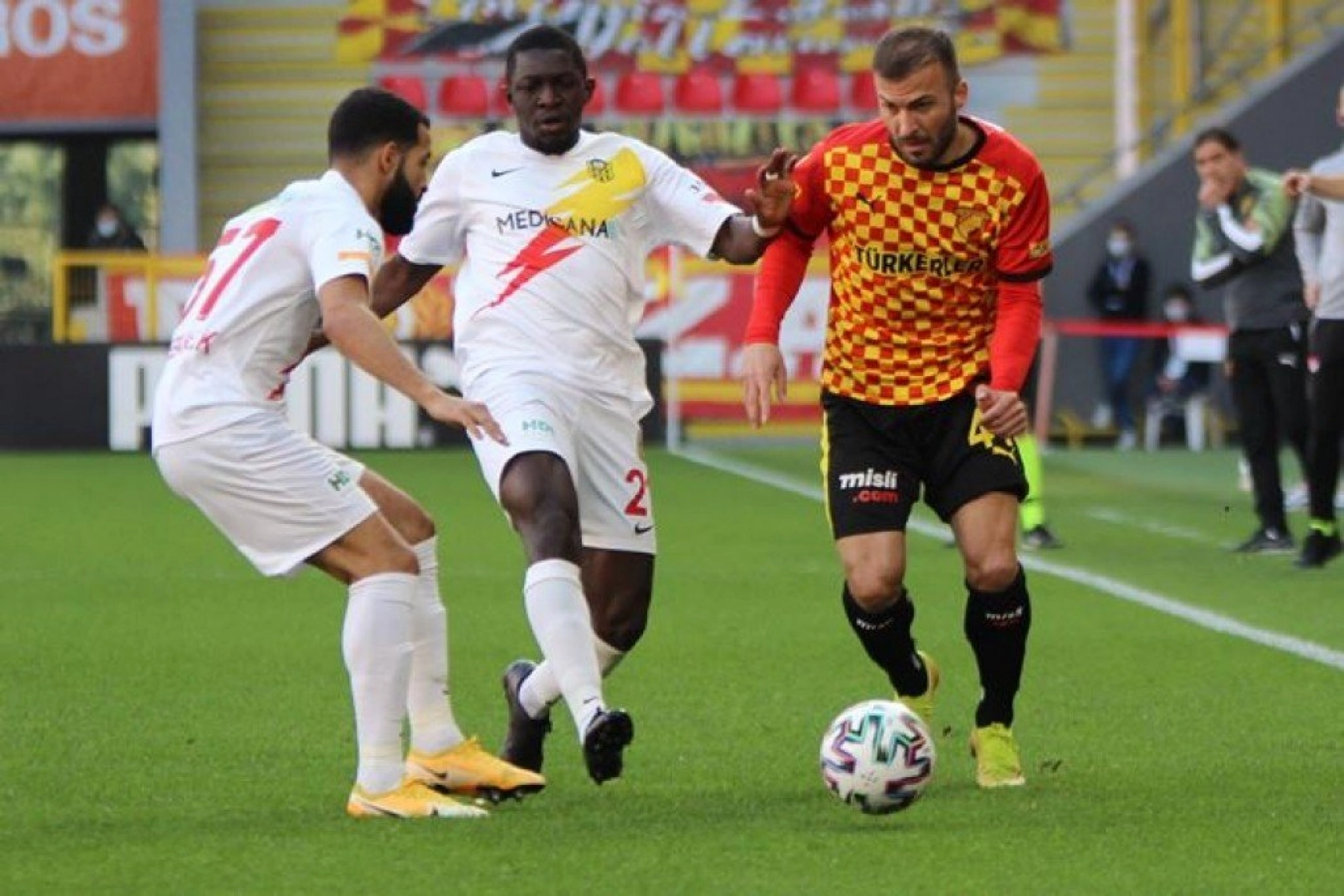 Göztepe Yeni Malatyaspor Karşılaşmasından Kareler