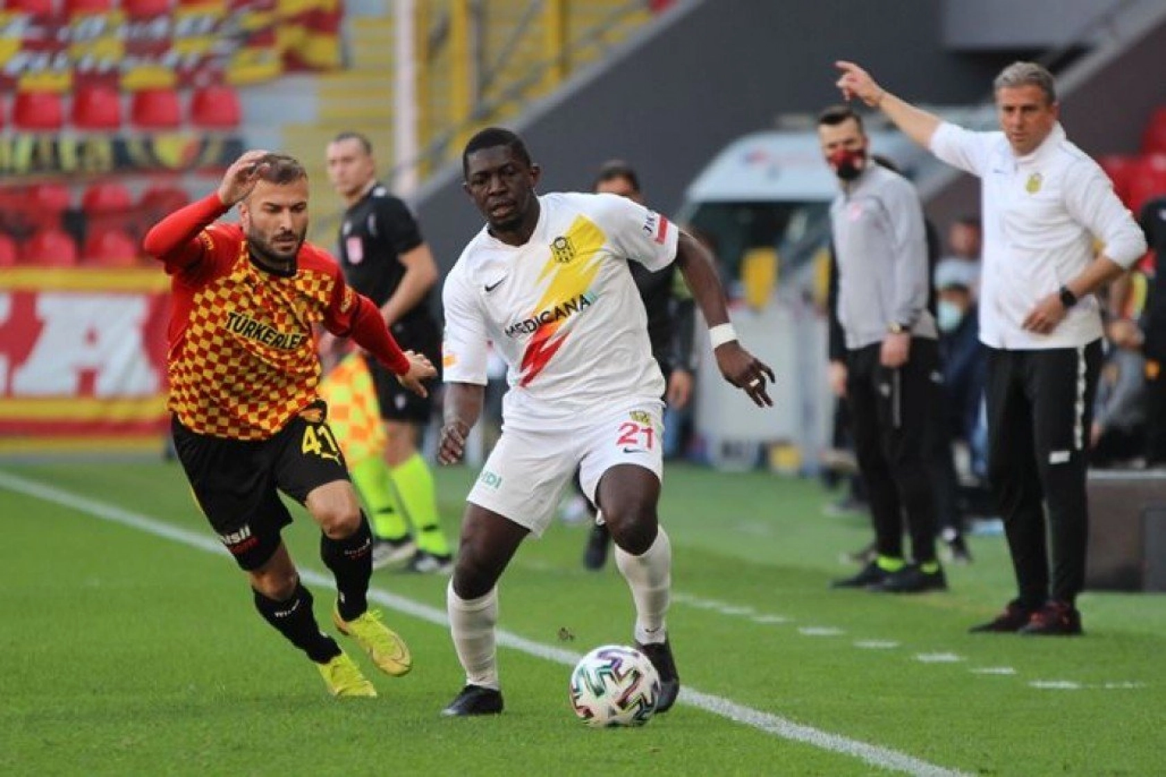 Göztepe Yeni Malatyaspor Karşılaşmasından Kareler