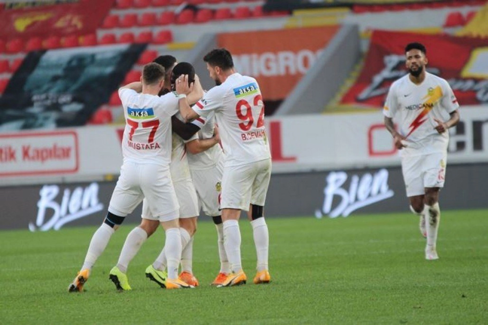 Göztepe Yeni Malatyaspor Karşılaşmasından Kareler